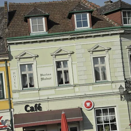 Madar Cafe 2* Melk