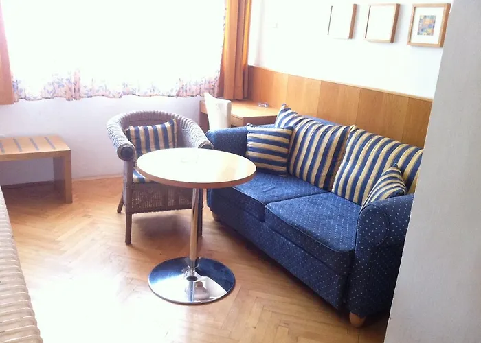 Guest house Madar Cafe 3*